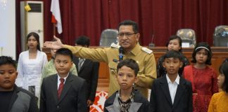 Gutmen Hadiri Pelepasan Pelajar Kelas VI SDS Alfa Omega Ngabang