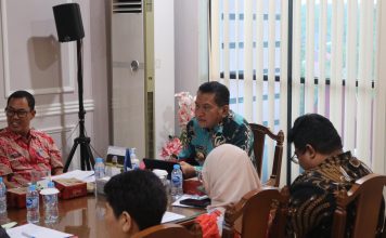 Gutmen Pimpin Rapat Evaluasi Penyaluran Bantuan Pangan Tahap I