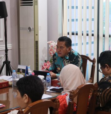 Gutmen Pimpin Rapat Evaluasi Penyaluran Bantuan Pangan Tahap I