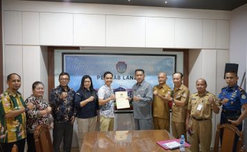 Rapat Bersama KPU Landak, Gutmen : Pemkab Dukung Tugas KPU