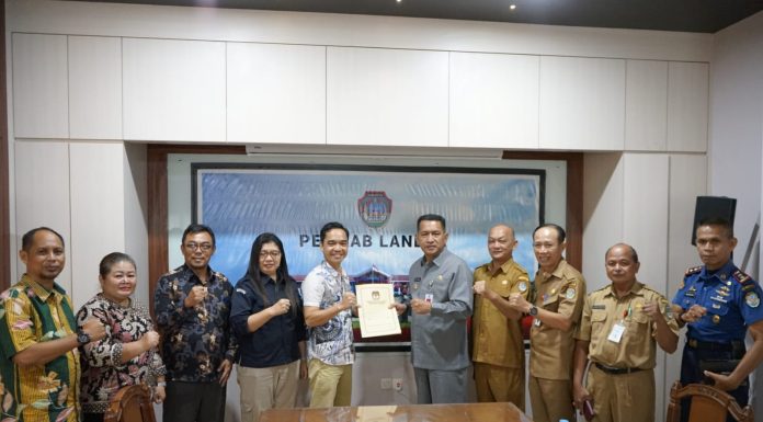 Rapat Bersama KPU Landak, Gutmen : Pemkab Dukung Tugas KPU