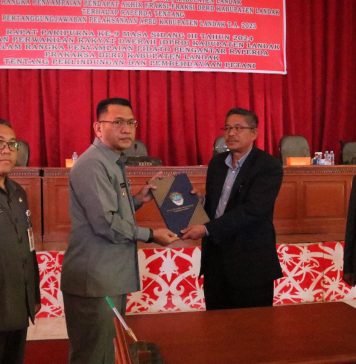 Pemkab dan DPRD Landak Setujui Raperda Pelaksanaan APBD TA 2023 Diperdakan