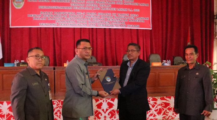 Pemkab dan DPRD Landak Setujui Raperda Pelaksanaan APBD TA 2023 Diperdakan