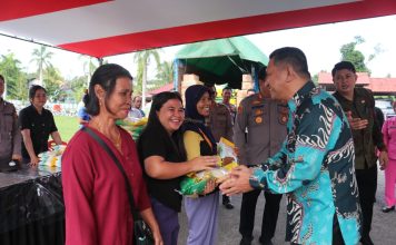 Pj. Bupati Landak Hadiri Gerakan Pangan Murah Rangkaian HUT Bhayangkara Ke – 78