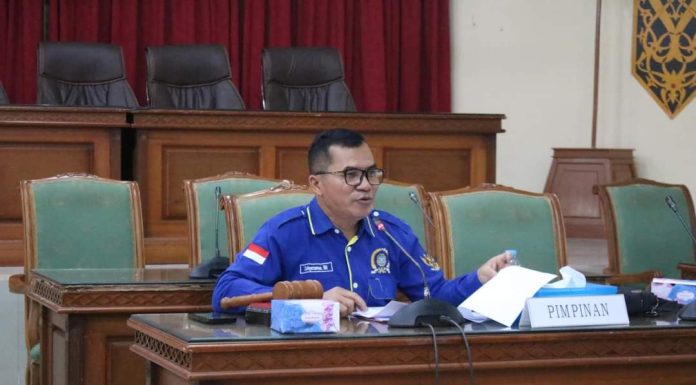 Bapemperda DPRD Bersama Tim Eksekutif Landak Gelar Rapat Gabungan Bahas Raperda Prakarsa Perlindungan dan Pemberdayaan Petani