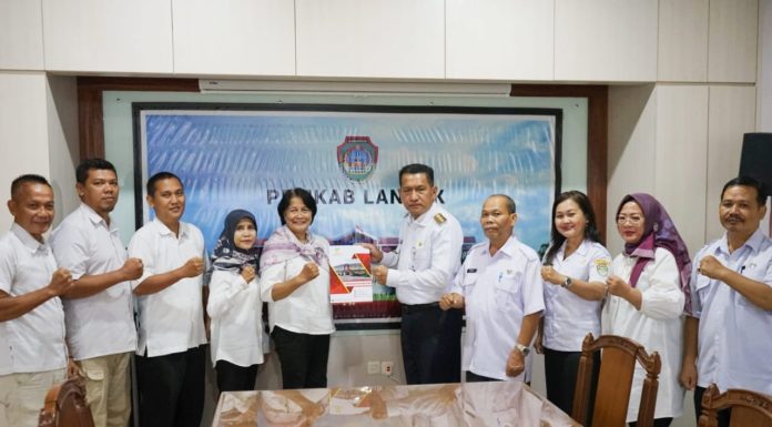 Pemkab Landak Terima Bantuan Dari Kemensos RI