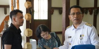 Gutmen Ajak Masyarakat Dukung Keberadaan Galeri UMKM Landak