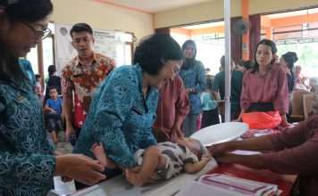 Pj. Ketua TP-PKK Landak Minta Orang Tua Perhatikan Tumbuh Kembang Anak Melalui Asupan Makanan Bergizi