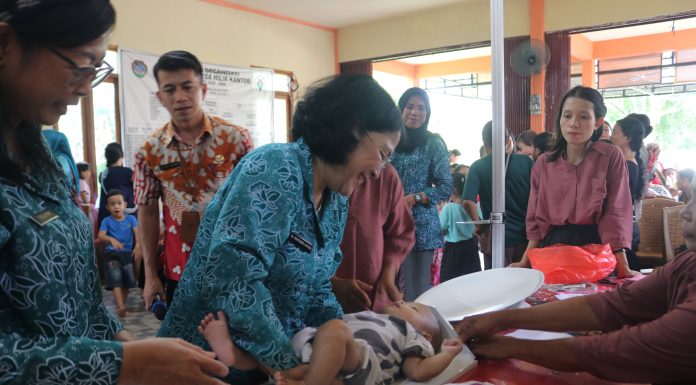 Pj. Ketua TP-PKK Landak Minta Orang Tua Perhatikan Tumbuh Kembang Anak Melalui Asupan Makanan Bergizi