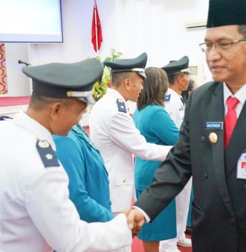 Gutmen Kukuhkan Perpanjangan Masa Jabatan Sembilan Kepala Desa di Landak