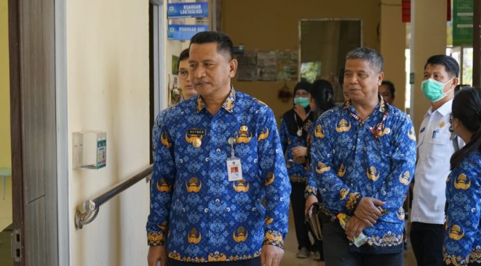 Tinjau Puskesmas Sebangki, Gutmen Intruksi Nakes Sosialisasikan Pola Hidup Sehat ke Masyarakat