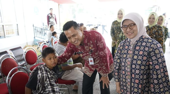 Kejari Landak Gelar Khitanan Massal, Gutmen Sampaikan Apresiasi