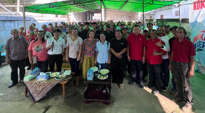 Temui Relawan KREN di Menjalin, Cornelis Pertegas Posisi Karolin-Erani di Pilkada Landak