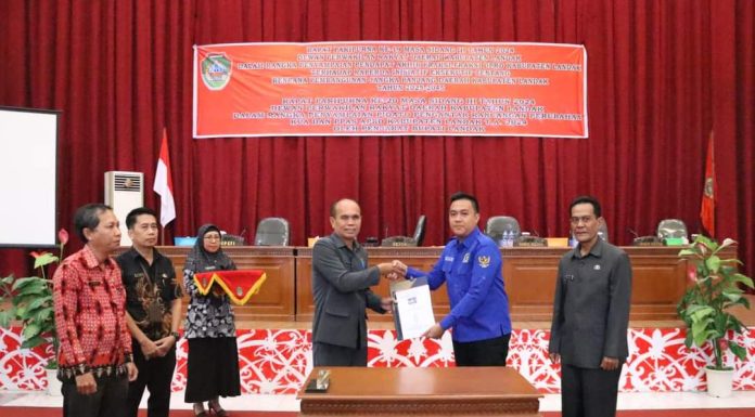 DPRD Bersama Pemkab Landak Setujui Raperda Rencana Pembangunan Jangka Panjang Daerah Diperdakan