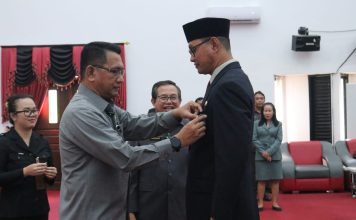 148 Pegawai Pemkab Landak Terima SatyaLancana Karya Satya Dari Presiden Jokowi