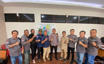 Kapolres Landak Apresiasi Agenda Penanaman Pohon di Air Terjun Riam Dait Rangkaian HUT IWO