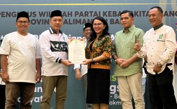 Karolin-Erani Terima SK B1 KWK Dari PKB