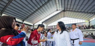 Dibuka Ketua Umum Forki Kalbar Karolin, Kejuaraan Karate se Kalbar Diikuti 29 Kontingen