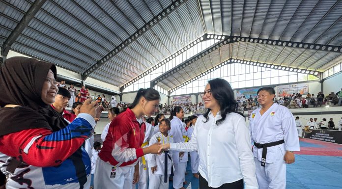 Dibuka Ketua Umum Forki Kalbar Karolin, Kejuaraan Karate se Kalbar Diikuti 29 Kontingen