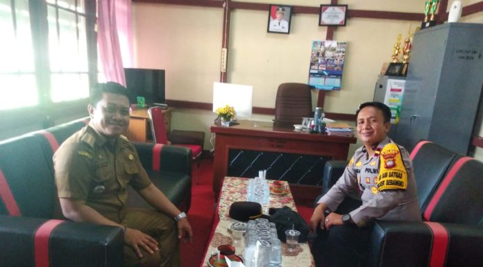Jaga Stabilitas Keamanan Daerah Jelang Pilkada, Kapolsek Kunjungi Kantor Camat Sebangki