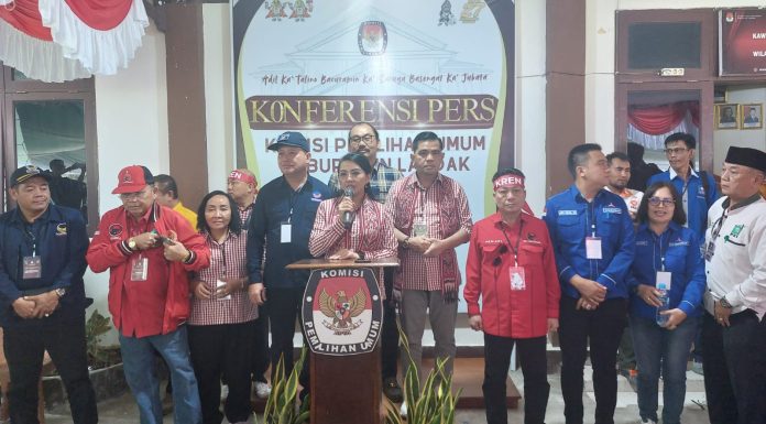 Karolin – Erani Resmi Daftar Maju Pilkada Landak Ke KPU