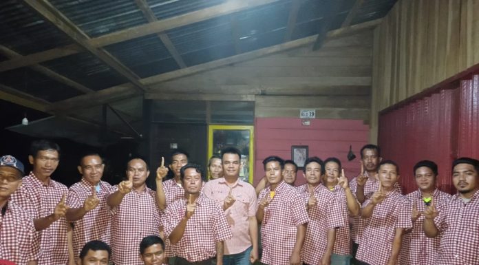 Tim Pemenangan KREN Desa Nyari Siap Menangkan Karolin – Erani