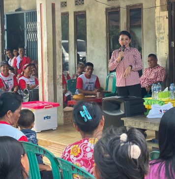 Karolin di Desa Amboyo Utara : Pilih Pemimpin Yang Terbukti dan Berpengalaman