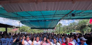 Dihadapan Masyarakat Dusun Tanjam Menjalin Karolin Janji Tuntaskan Program Yang Sempat Tertunda