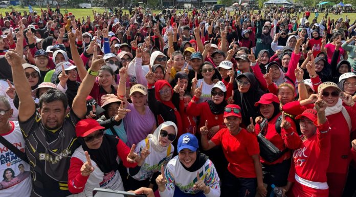 Karolin Ajak Ibu-ibu Dukung Pembangunan di Landak