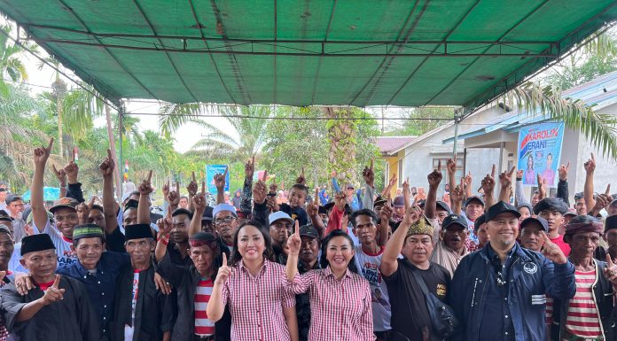 Karolin Ajak Masyarakat Desa Rantau Panjang Gunakan Hak Pilih Pada 27 November