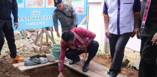 Gutmen Letakan Batu Pertama Pembangunan Gedung PAUD Kebun Anggur Nusantara Darit
