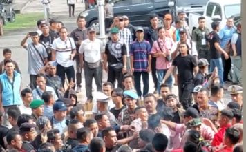 Ricuh Antar Pendukung Saat Debat Publik, Polisi Berhasil Kendalikan Masa Dengan Pengamanan Berlapis