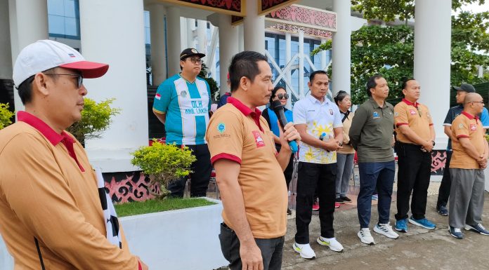 Pj. Sekda Landak Buka Kegiatan Gerak Jalan Sehat dan Senam Massal