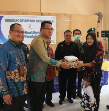 Gutmen Buka Rakor TPPS dan Serahkan Makanan Tambahan Bergizi di Kuala Behe