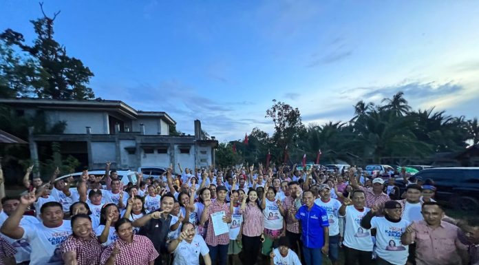 Kampanyekan Karolin-Erani di Sebangki, Yulius Aho: Masyarakat Sebangki Kompak Menangkan KREN