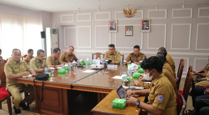 Pj. Bupati Landak Gelar Rapat Bersama Pimpinan OPD Tindaklanjuti Rakornas Bersama Presiden