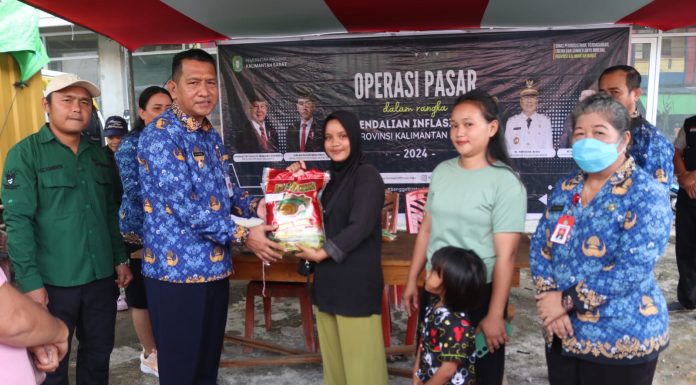 Tinjau Operasi Pasar, Gutmen Pastikan Kebutuhan Pokok Masyarakat Aman Jelang Hari Raya