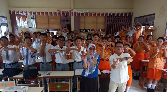 Ratusan Siswa Kelas 12 Dari Tiga Sekolah di Ngabang Ikuti Sosialisasi Dari Universitas Terbuka