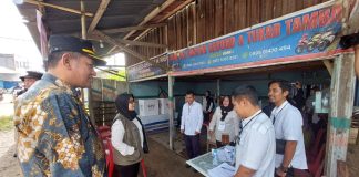 Pj. Bupati Landak Pastikan Pemungutan Suara Disejumlah TPS Berjalan Aman