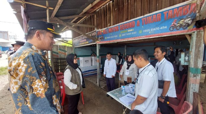Pj. Bupati Landak Pastikan Pemungutan Suara Disejumlah TPS Berjalan Aman
