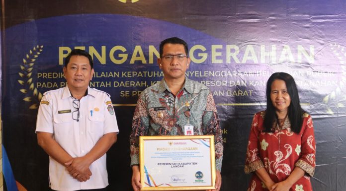 Pemkab Landak Raih Predikat Zonasi Hijau Opini Kualitas Tinggi Penilaian Kepatuhan Penyelenggaraan Pelayanan Publik Tahun 2024