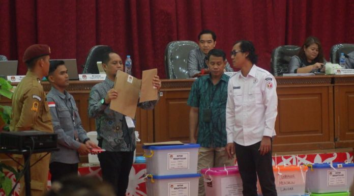 Rekapitulasi Pilkada Landak Selesai, Pasangan KREN Raih 122.922 Suara Ungguli Pasangan HEVI Dengan Raihan 102.876 Suara