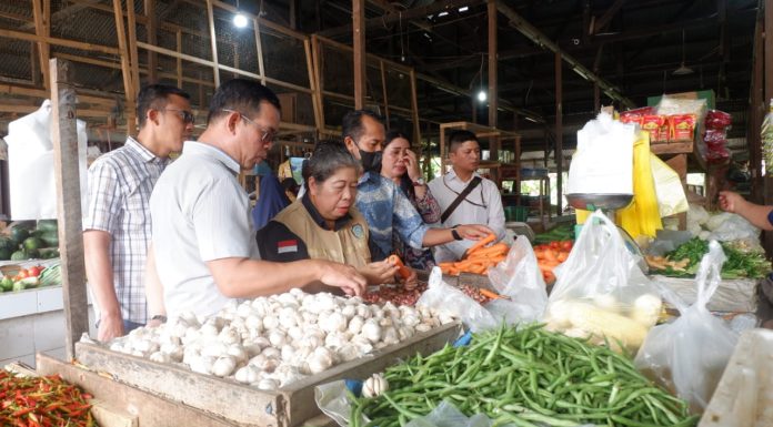 Tim Satgas Pangan Landak Gelar Sidak Pasar Pastikan Stabilitas Harga Kebutuhan Pokok