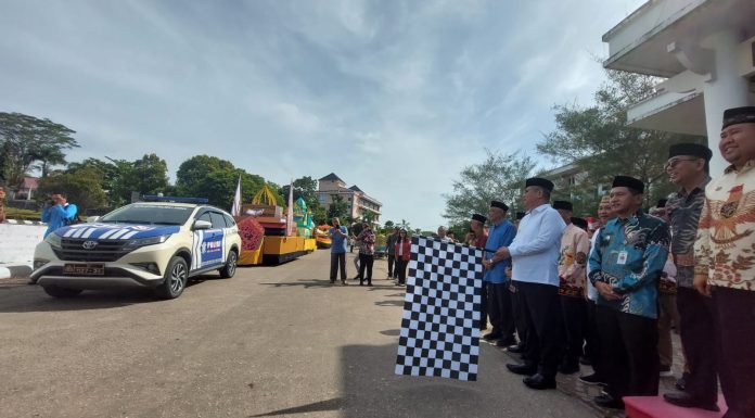Belasan Mobil Hias Meriahkan Pawai Ta’aruf MTQ XXXII Tingkat Provinsi Kalimantan Barat Tahun 2024