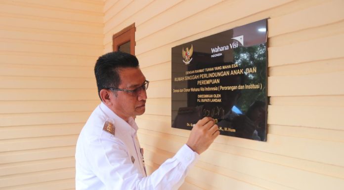 Pj. Bupati Landak Resmikan Rumah Singgah Perlindungan Anak dan Perempuan