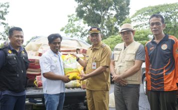 Pemkab Landak Terima Bantuan Banjir Dari PTPN IV Regional V Kalimantan