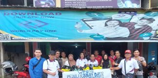 Wpone Salurkan Bantuan Sembako Bagi Member Wpone Landak Terdampak Bencana Banjir