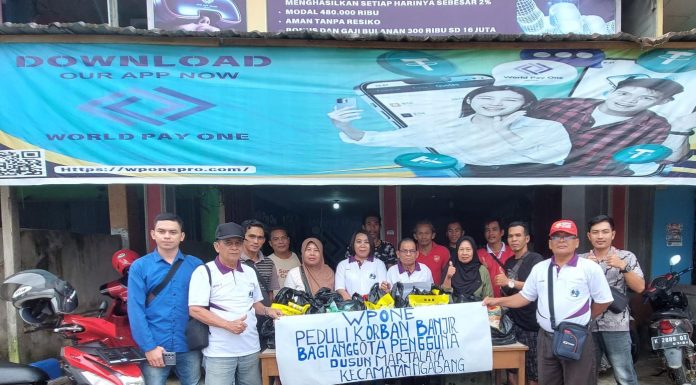 Wpone Salurkan Bantuan Sembako Bagi Member Wpone Landak Terdampak Bencana Banjir