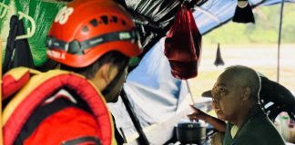 Tim Medis PMI Landak Jemput Bola Cek Kesehatan Warga Terdampak Banjir