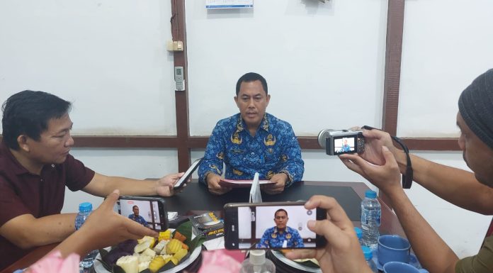 Dukung Ketahanan Pangan Kadis DPPKP Dorong Masyarakat Manfaatkan Perkarang Rumah Untuk Bercocok Tanam